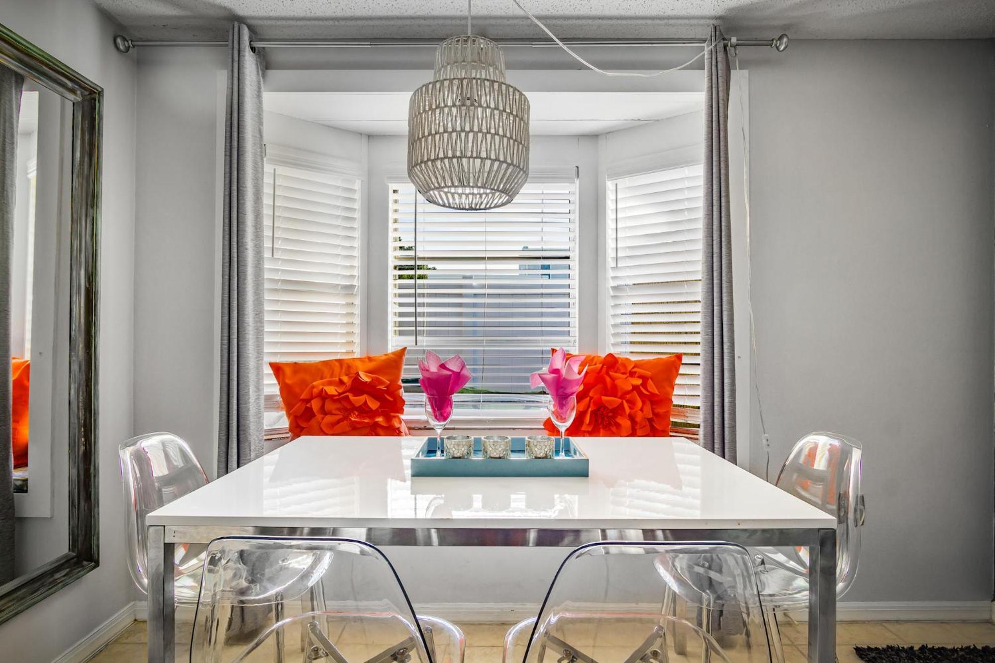 סרסוטה Beach Cottage With Heated Pool Just Off Siesta Key מראה חיצוני תמונה